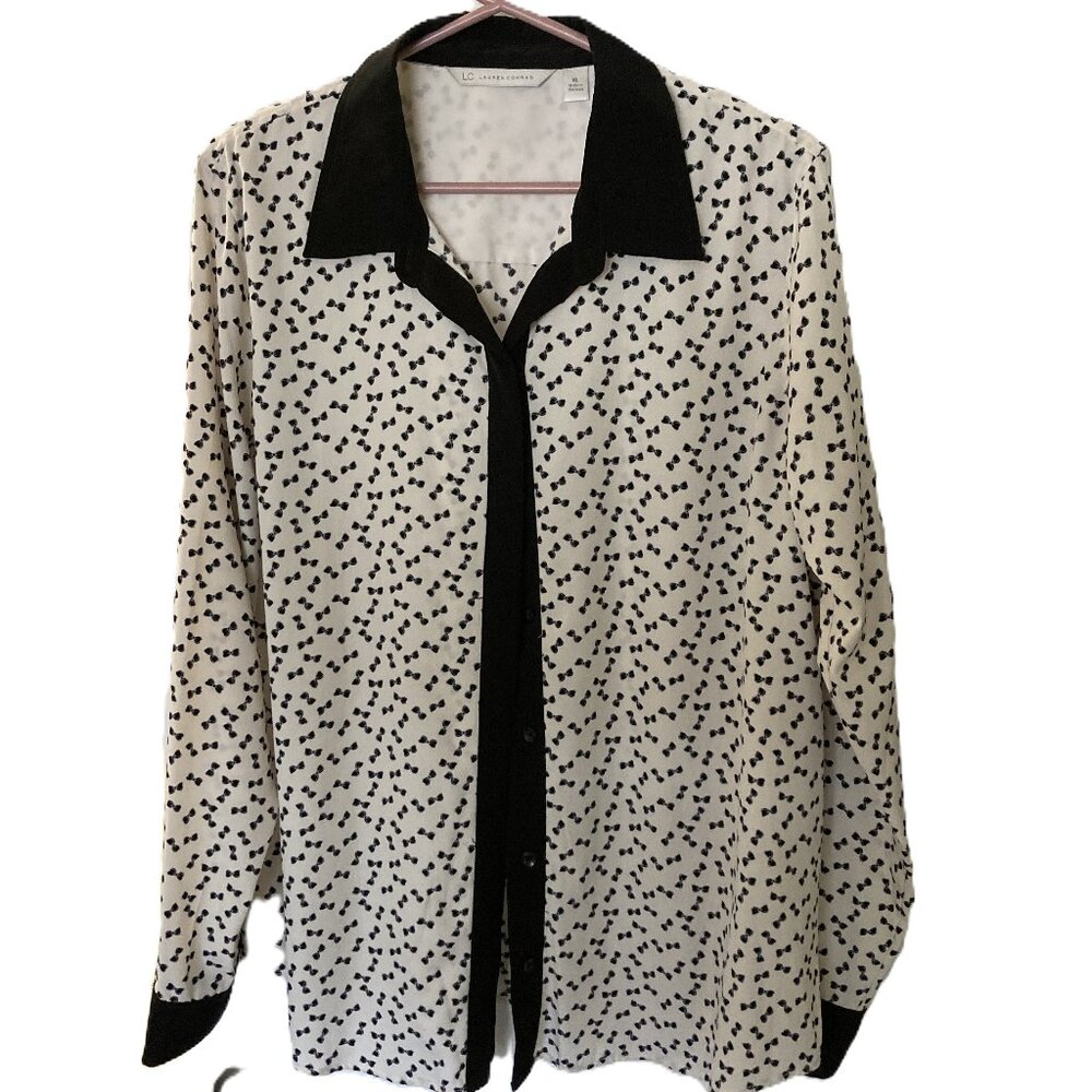 Lauren Conrad Flowing Long Sleeve Button Down Blouse